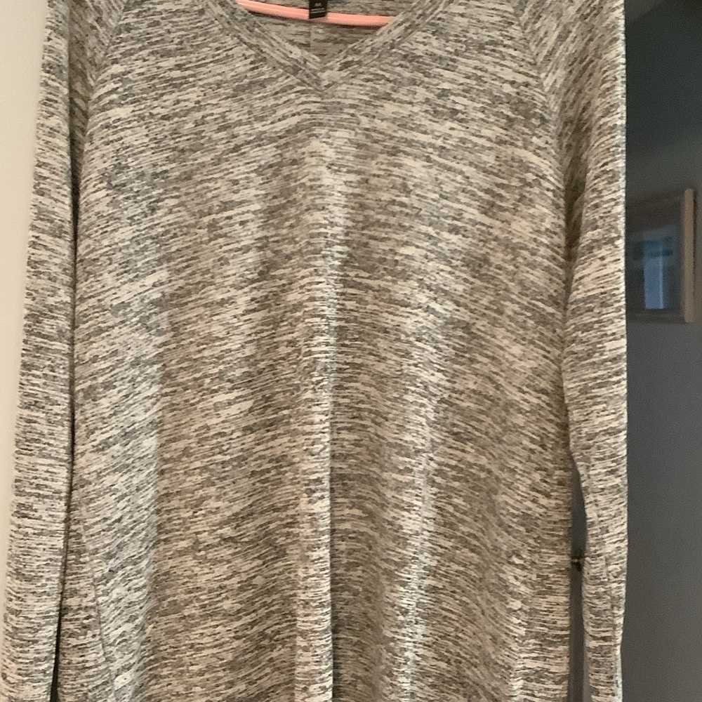 Banana Republic Gray V-Neck‎ lightweight Sweatshirt